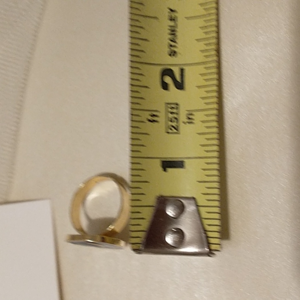 Pretty Enamel Earring Set with a bonus Ring! - Picture 9 of 10